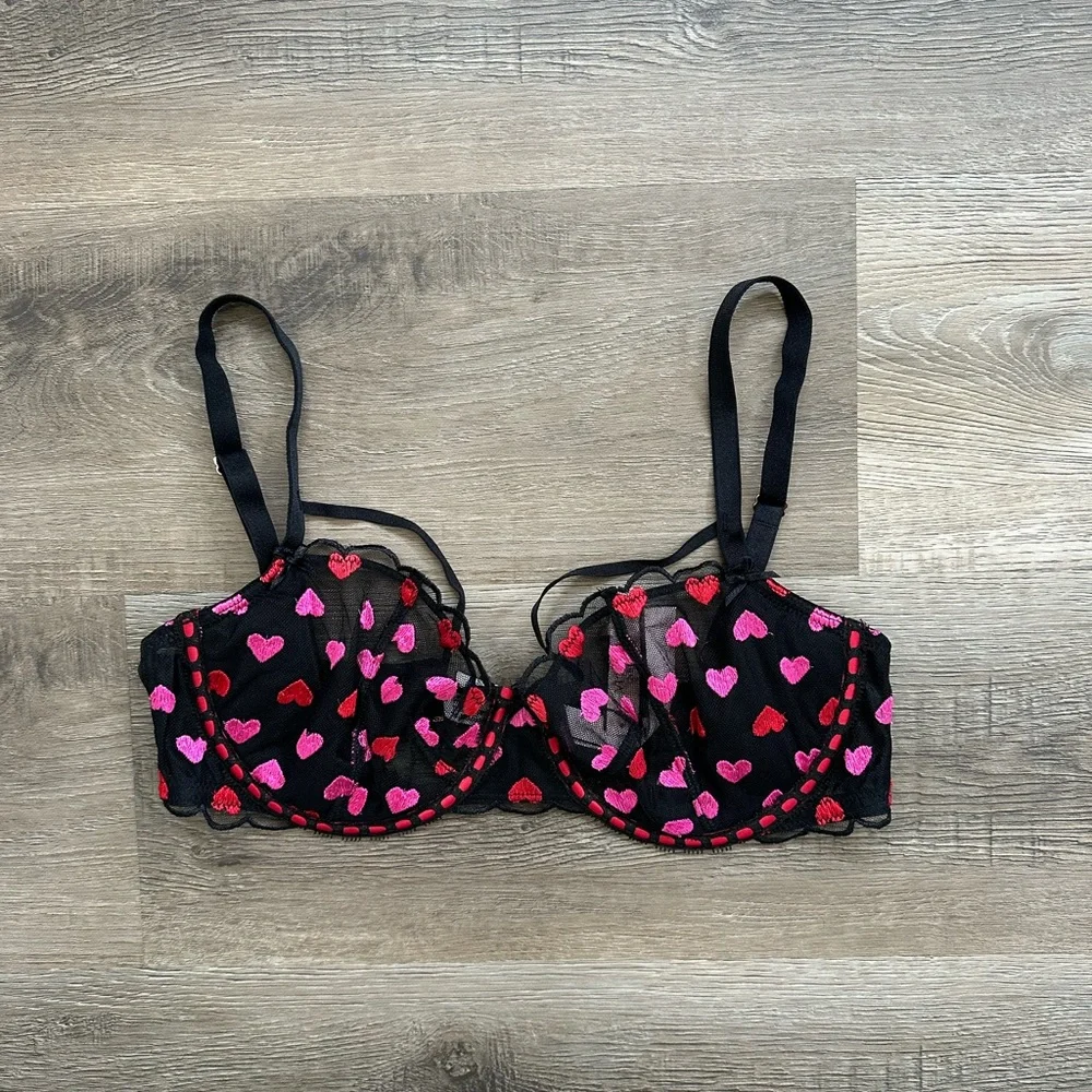 NWT VS Dream Angels Push-Up Bra - Picture 2 of 6